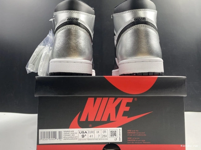 CD0461-001 SILVER WMNS OG JORDAN TOE HIGH 1 AIR 0614